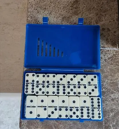 فيلة Bobakis نيكيتي